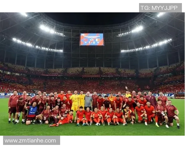 国足迎战韩国十二强赛全力以赴争取胜利展现团队精神