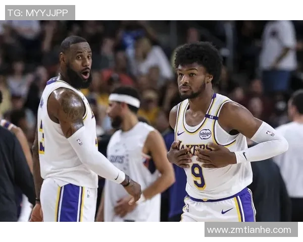 詹姆斯父子同台将成现实布朗尼正式宣布参加NBA选秀