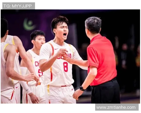 中国男篮与澳洲队巅峰对决展现篮球魅力与实力较量的精彩瞬间 中国男篮与澳洲队巅峰对决展现篮球魅力与实力较量的精彩瞬间