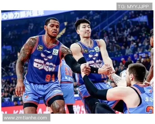 天津男篮与南京同曦激战正酣争夺CBA季后赛名额的关键战役