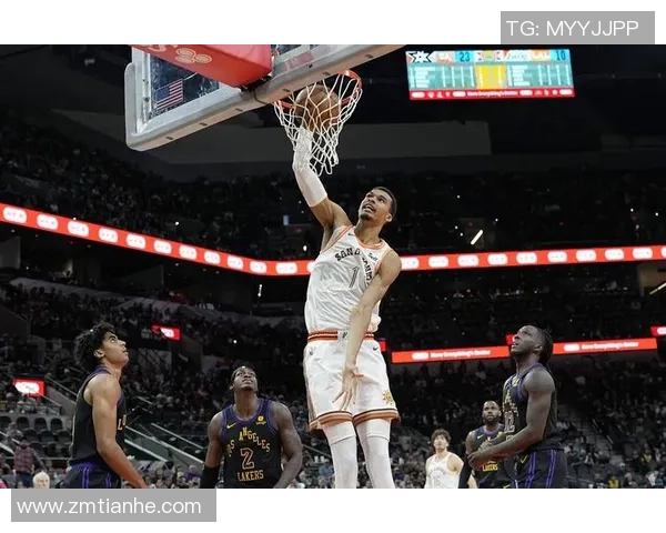 文班亚马首场比赛表现惊艳五次盖帽加上隔扣字母哥引发热烈讨论 文班亚马首场比赛表现惊艳五次盖帽加上隔扣字母哥引发热烈讨论