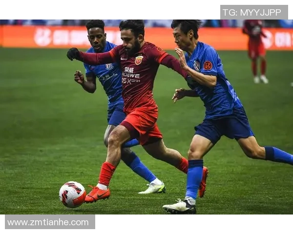 申花与上港激战在即19日对决引发球迷热议期待精彩表现 申花与上港激战在即19日对决引发球迷热议期待精彩表现