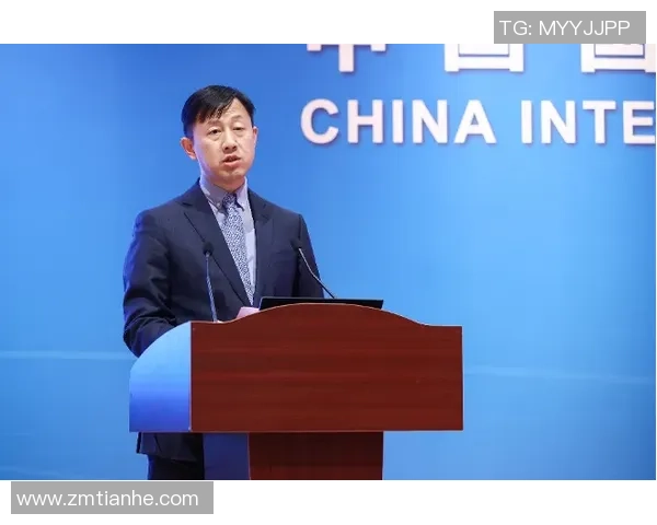 陈强独家分享飞盘技巧与心得体会助你轻松掌握这项运动的魅力与乐趣